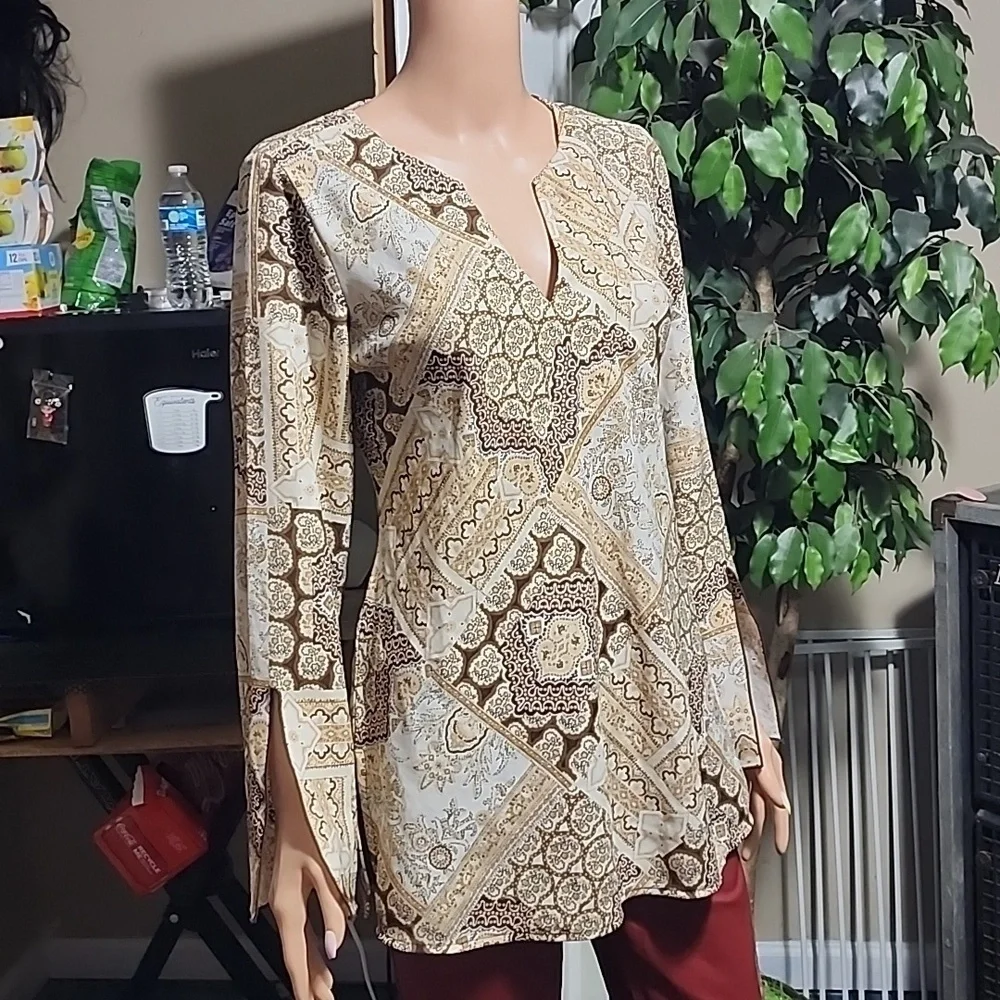 Giorgio Fiorelli Tribal BoHo Vneck Blouse - Picture 1 of 6